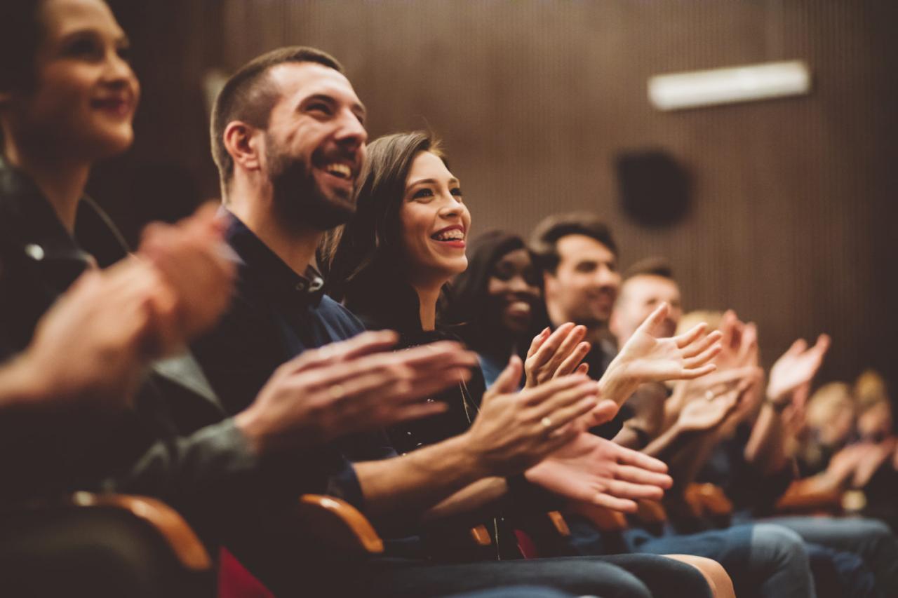 Audience applauding topp